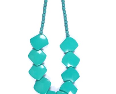 Trendy Resin Necklace in Turquoise Blue